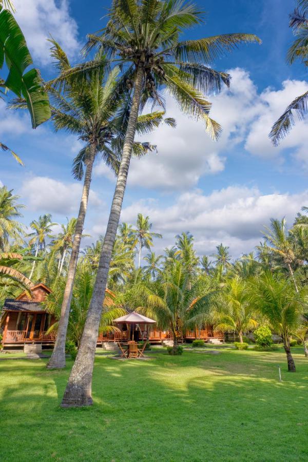 Puri Yalus Bungalow Toyapakeh Exterior photo